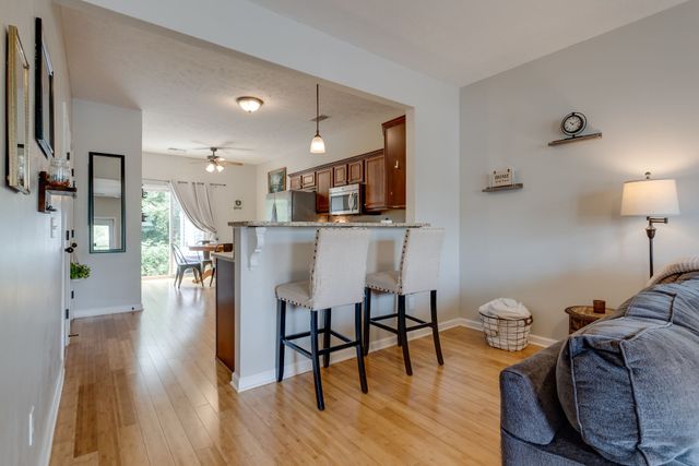 1037 Capital Funds Ct, Nashville, TN 37217