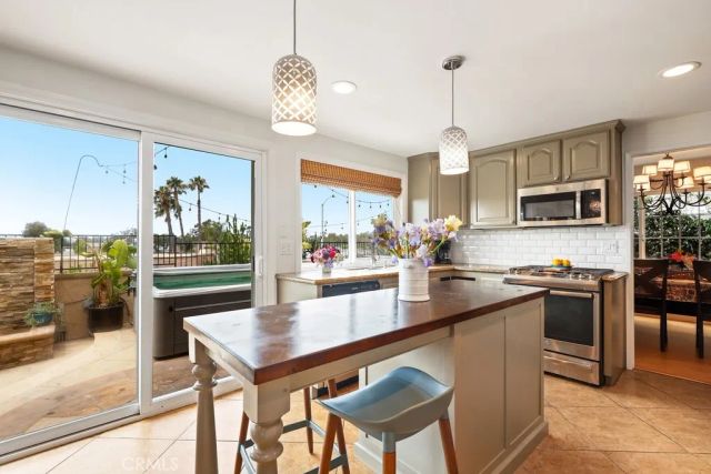 25502 Sawmill Lane, Lake Forest, CA 92630