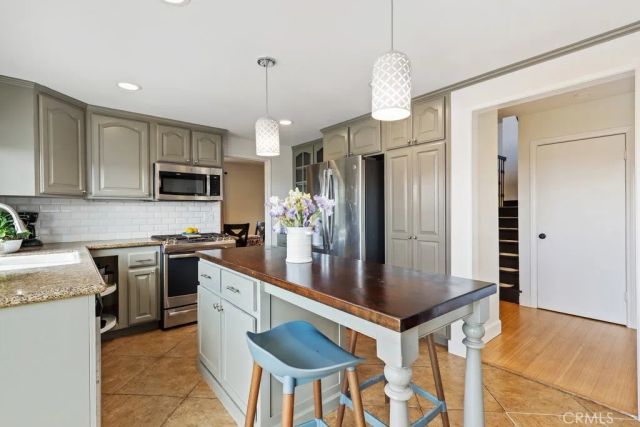 25502 Sawmill Lane, Lake Forest, CA 92630