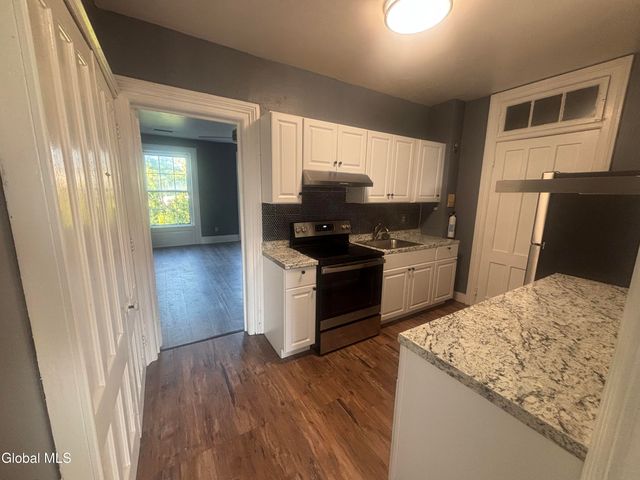 17 Ash Grove Place 4, Albany, NY 12202