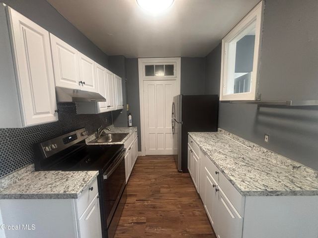 17 Ash Grove Place 4, Albany, NY 12202