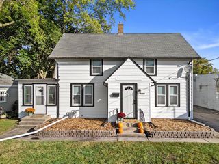 1206 15th AVENUE, Union Grove, WI 53182