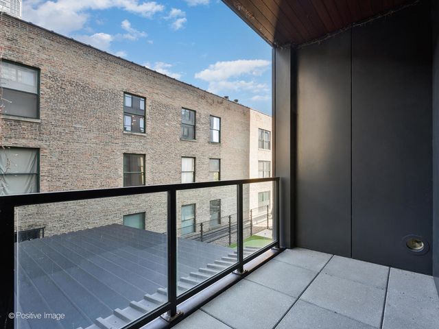 900 W Washington Boulevard 302, Chicago, IL 60607