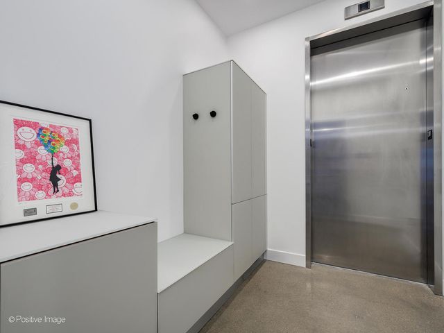 900 W Washington Boulevard 302, Chicago, IL 60607