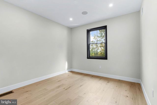 210 KALOS ST, Philadelphia, PA 19128