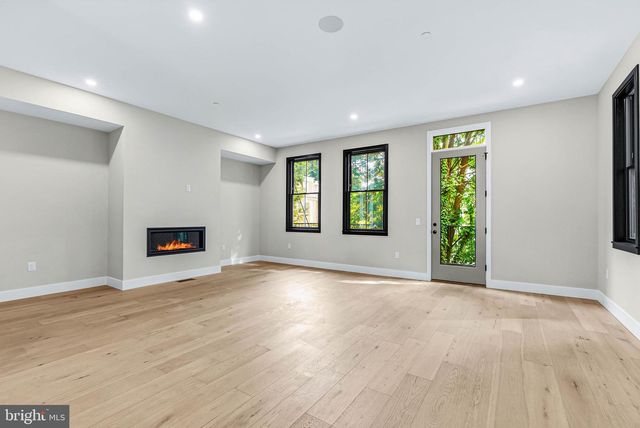 210 KALOS ST, Philadelphia, PA 19128