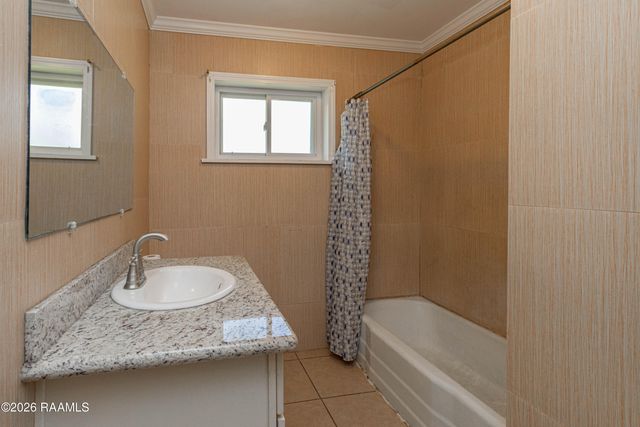 801 Vicnaire Street, New Iberia, LA 70563