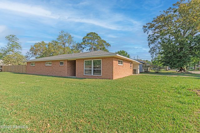 801 Vicnaire Street, New Iberia, LA 70563