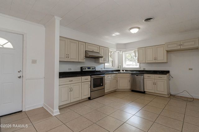 801 Vicnaire Street, New Iberia, LA 70563