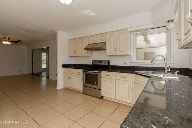 801 Vicnaire Street, New Iberia, LA 70563