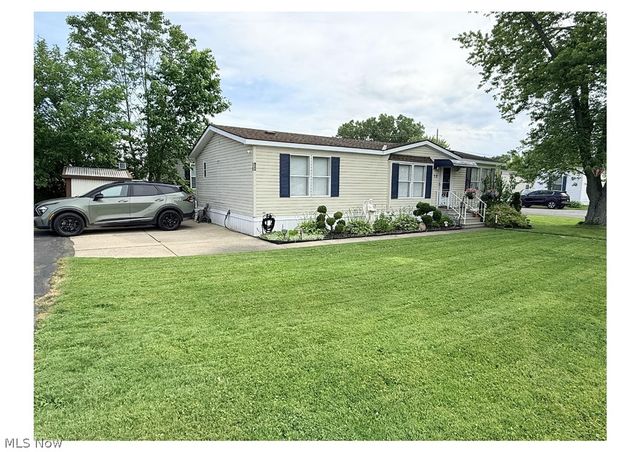 27216 Cook Rd 10, Olmsted Falls, OH 44138