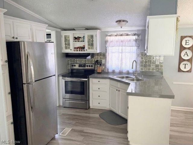 27216 Cook Rd 10, Olmsted Falls, OH 44138