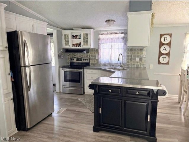 27216 Cook Rd 10, Olmsted Falls, OH 44138
