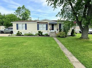 27216 Cook Rd 10, Olmsted Falls, OH 44138