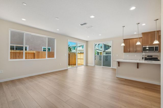 3955 Aura Way, Rancho Cordova, CA 95742