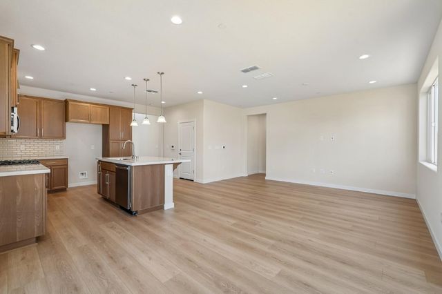 3955 Aura Way, Rancho Cordova, CA 95742