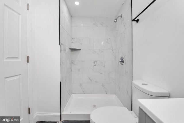 2828 LAKE AVE, Baltimore, MD 21213
