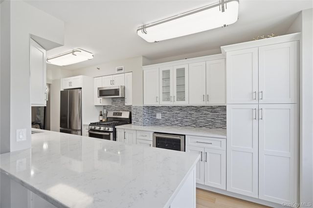 14 Nosband Avenue 3K, White Plains, NY 10605