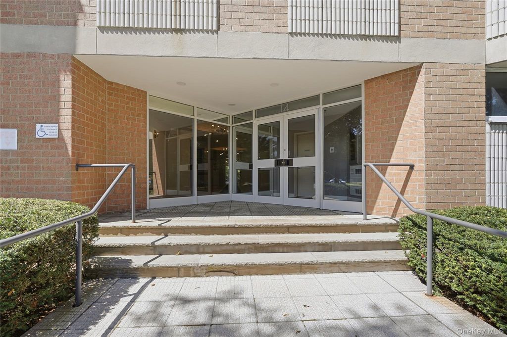 14 Nosband Avenue 3K, White Plains, NY 10605 — exterior