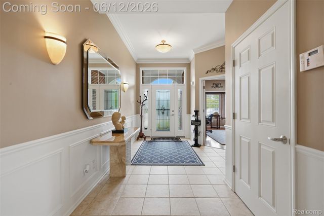470 Delmar Court, Highland Charter Township, MI 48357