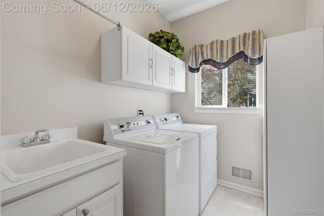 470 Delmar Court, Highland Charter Township, MI 48357