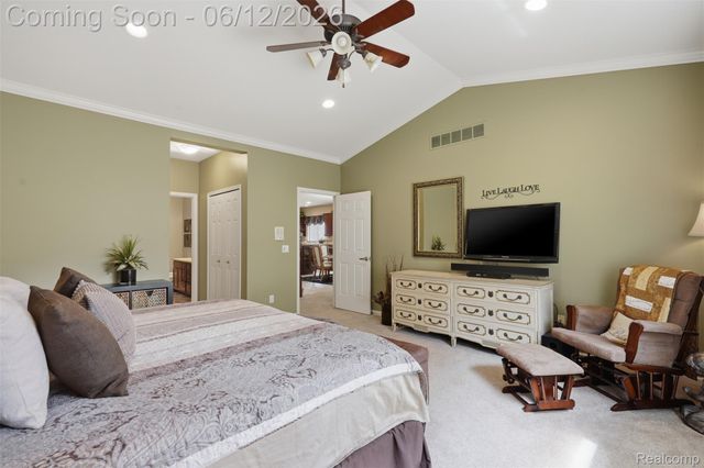 470 Delmar Court, Highland Charter Township, MI 48357