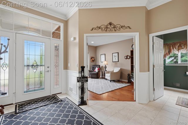 470 Delmar Court, Highland Charter Township, MI 48357