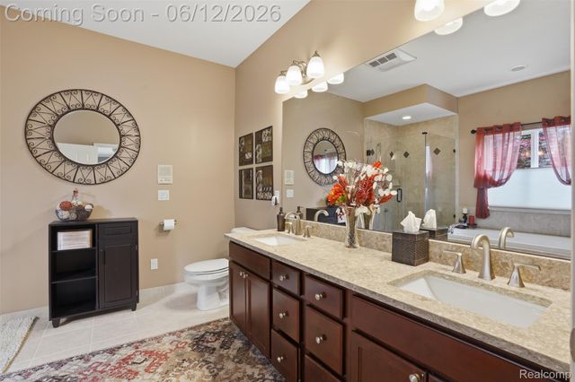 470 Delmar Court, Highland Charter Township, MI 48357