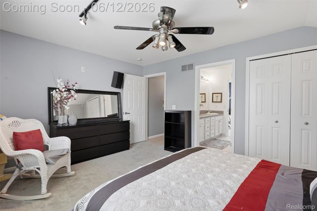 470 Delmar Court, Highland Charter Township, MI 48357