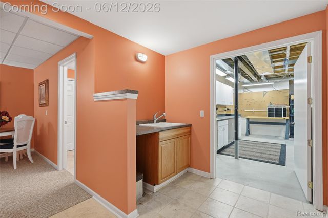 470 Delmar Court, Highland Charter Township, MI 48357