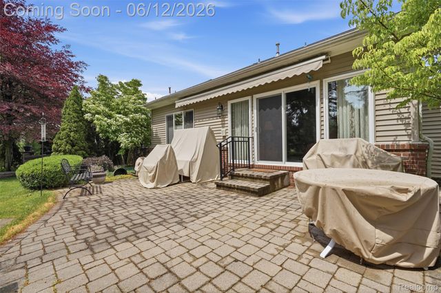 470 Delmar Court, Highland Charter Township, MI 48357