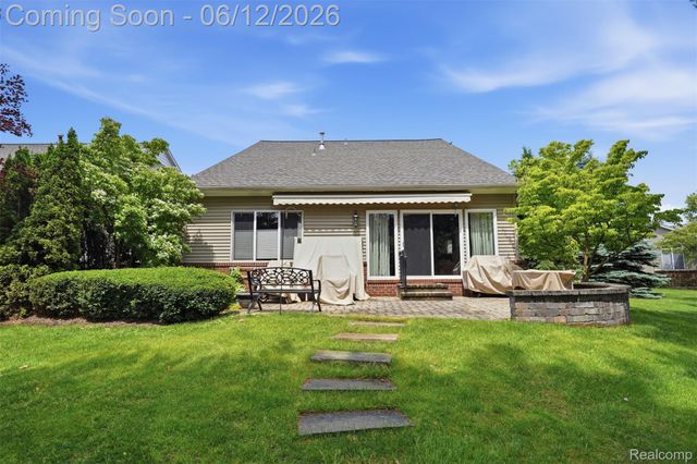 470 Delmar Court, Highland Charter Township, MI 48357