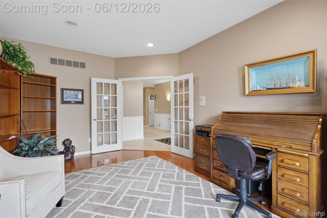 470 Delmar Court, Highland Charter Township, MI 48357
