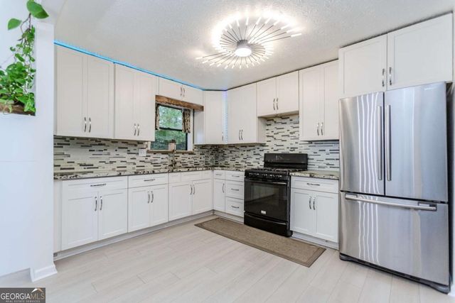 1156 Woodington Circle, Lawrenceville, GA 30044