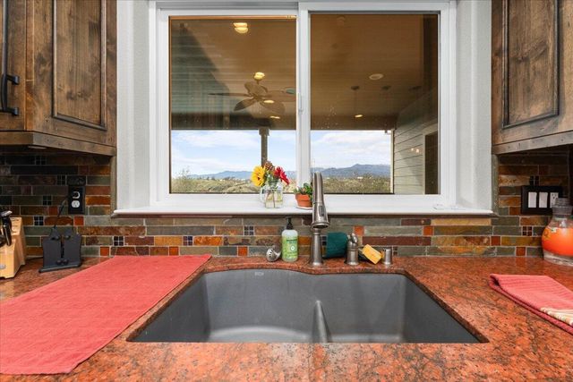 15093 Sunshine Ridge Road, Anderson, CA 96007