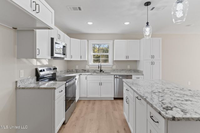 1429 W 7th Street, Hattiesburg, MS 39401