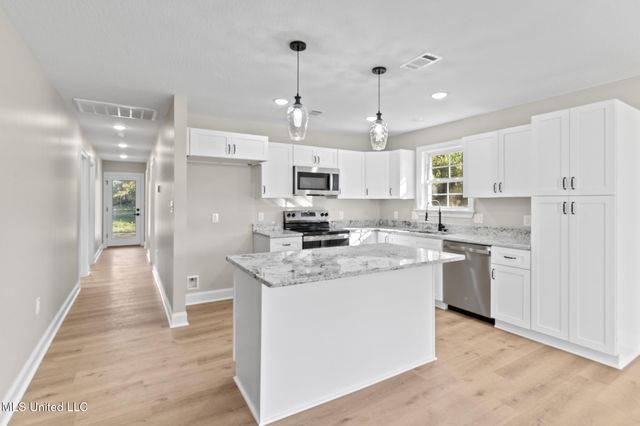 1429 W 7th Street, Hattiesburg, MS 39401