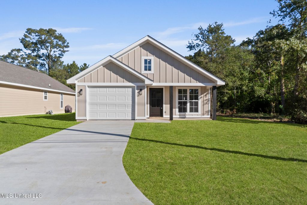 1429 W 7th Street, Hattiesburg, MS 39401