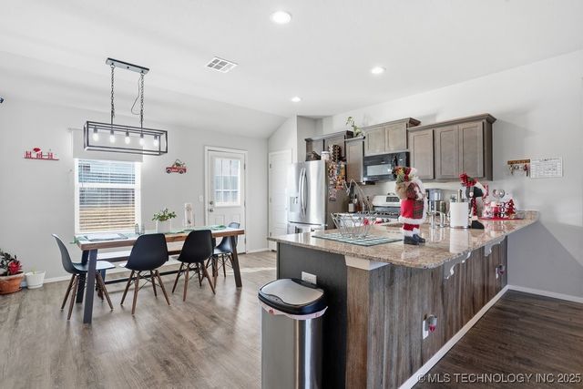 2000 S 14th Street, Broken Arrow, OK 74012