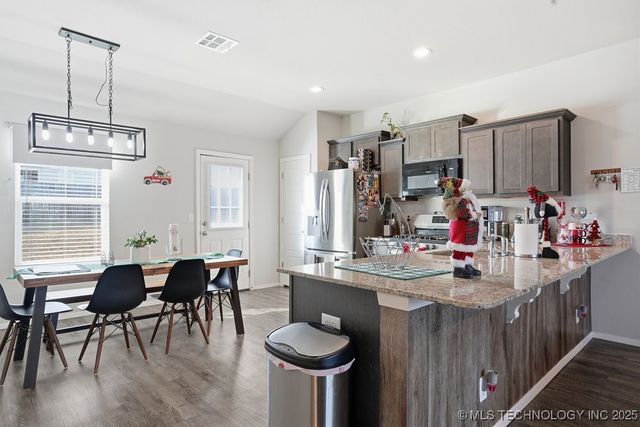 2000 S 14th Street, Broken Arrow, OK 74012