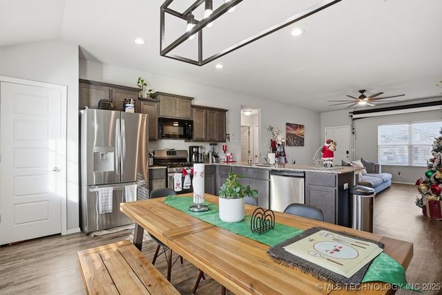 2000 S 14th Street, Broken Arrow, OK 74012