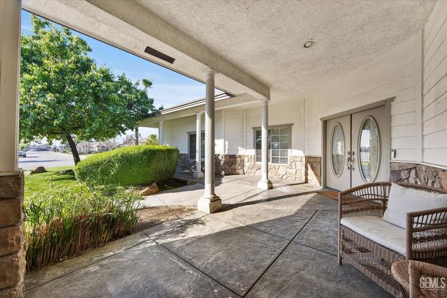 15100 Dobbs Avenue, Bakersfield, CA 93314