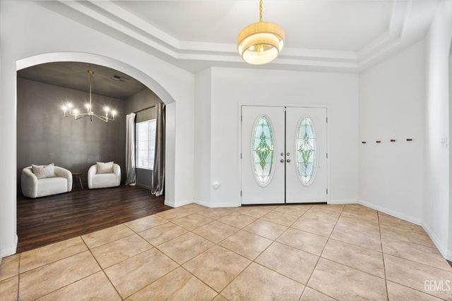 15100 Dobbs Avenue, Bakersfield, CA 93314