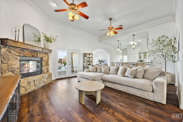 15100 Dobbs Avenue, Bakersfield, CA 93314