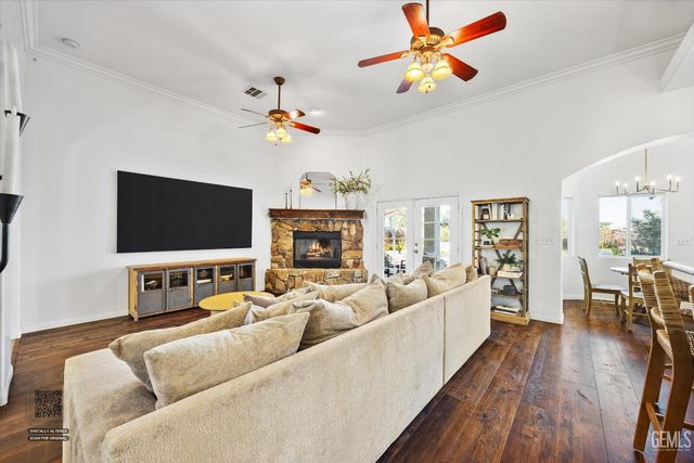 15100 Dobbs Avenue, Bakersfield, CA 93314