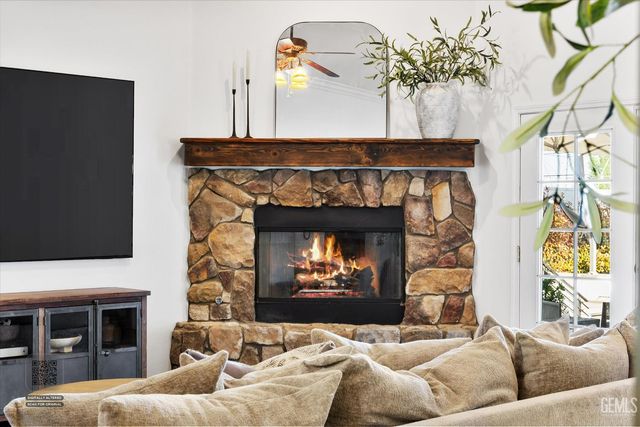 15100 Dobbs Avenue, Bakersfield, CA 93314