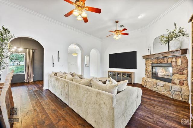 15100 Dobbs Avenue, Bakersfield, CA 93314