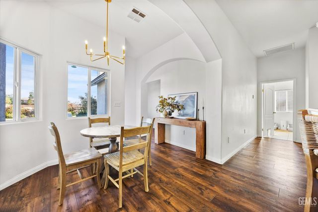 15100 Dobbs Avenue, Bakersfield, CA 93314