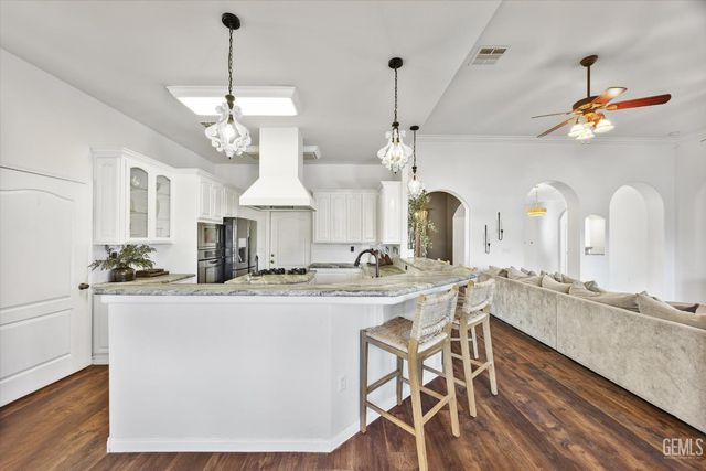 15100 Dobbs Avenue, Bakersfield, CA 93314