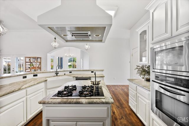 15100 Dobbs Avenue, Bakersfield, CA 93314